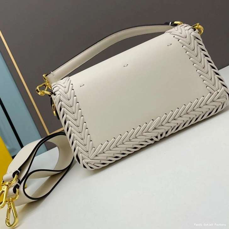 Vintage HOT In Stitching Fendi Baguette Leather Bag Medium White 0718